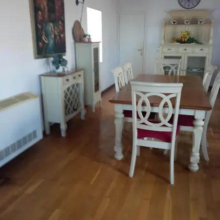 The Stone House Apartment *